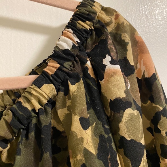 French Connection Camo Floral Bell Sleeve Tunic Sz M - Picture 4 of 8